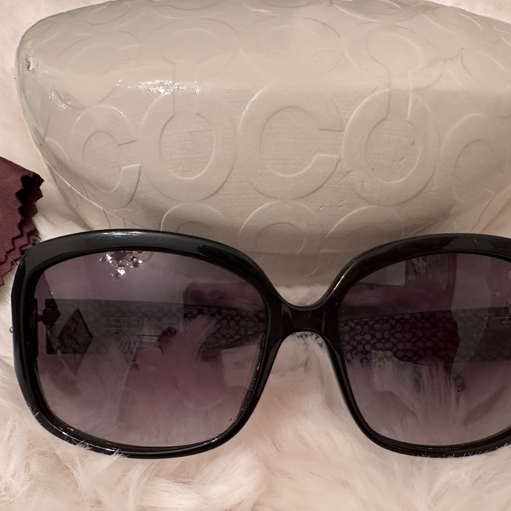 Coach Signature Scarlet Black Oversized Sunglasses PreLOVED Cond See all pics - Picture 5 of 13